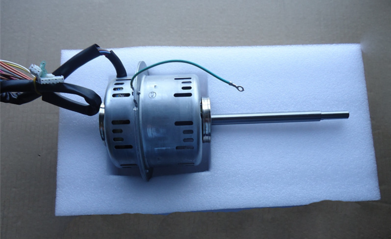 Daikin Fan Motor AC 1Ph. 4P 65W CA-0510D-A-426 - 061907J